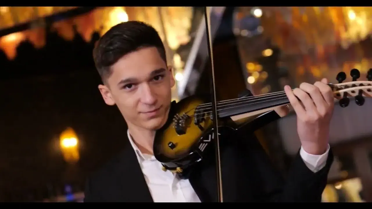 Vioară solo într-o seară de eveniment